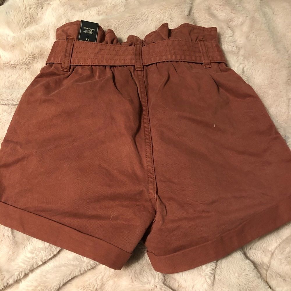 ABERCROMBIE and Fitch twill shorts - Picture 7 of 9